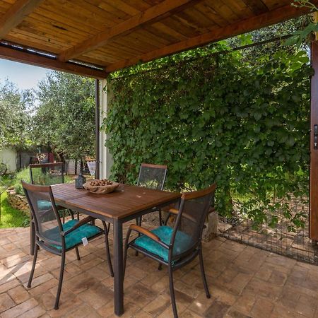 Beautiful Apartment In Jadreski With Wifi Kültér fotó