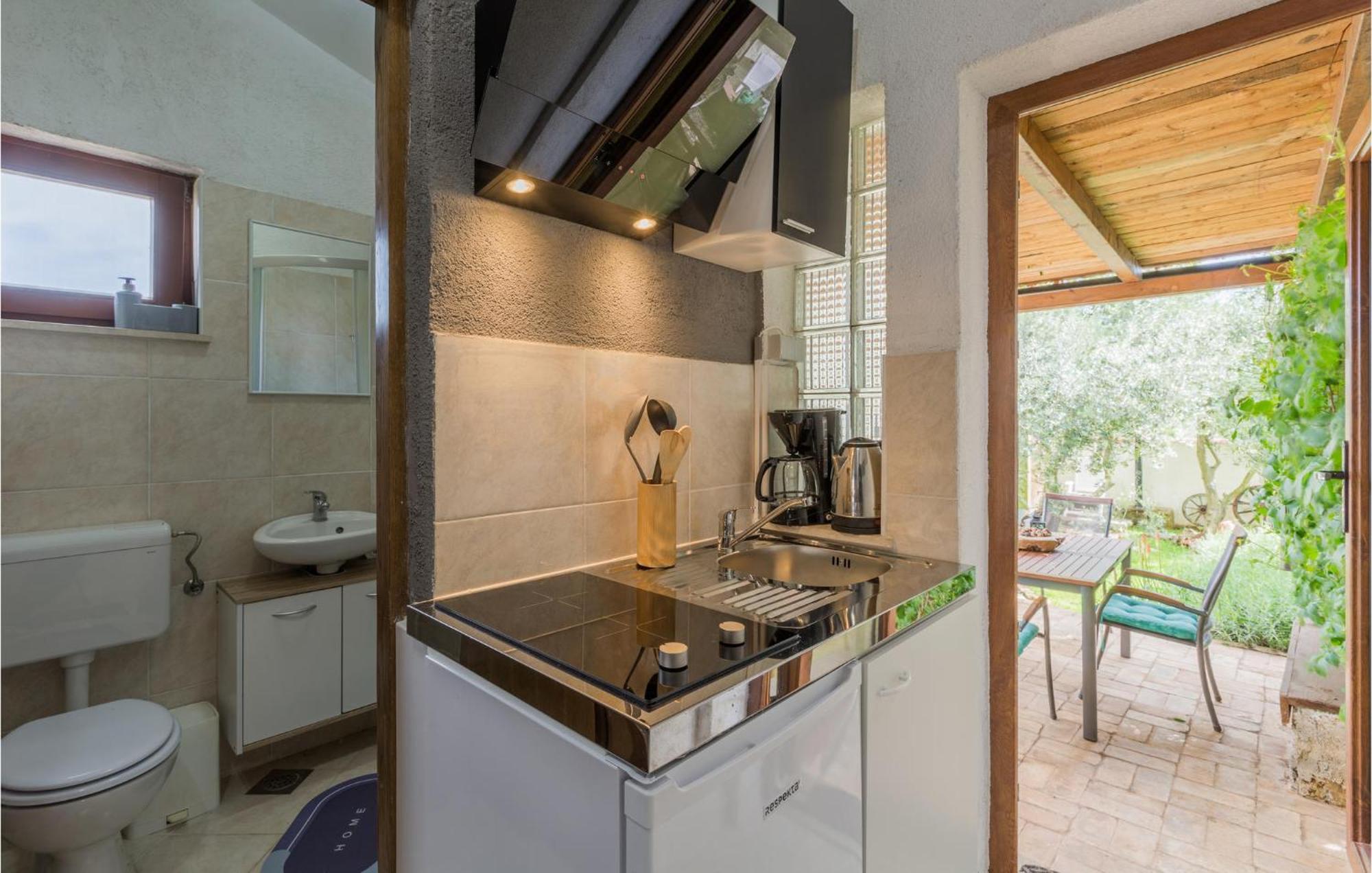 Beautiful Apartment In Jadreski With Wifi Kültér fotó